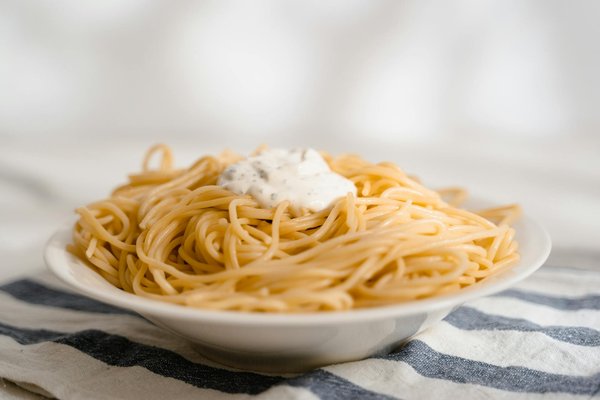 What Are the Key Fashion Trends UK Women Should Follow This Season?